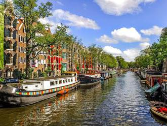 Amsterdam zdražie, hotelových hostí zaťaží novou daňou