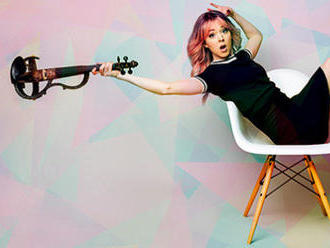 Zázračná houslistka, zpěvačka a tanečnice Lindsey Stirling se vrací do Prahy