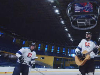 VIDEO: Slováci berou prohru v hokeji sportovně: Smola a hrušky složili hymnu 