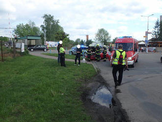 Rychnovští profesionální hasiči a místní dobrovolní hasiči vyjeli k dopravní nehodě dvou osobních…