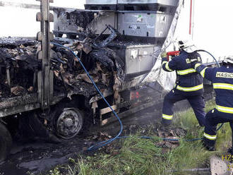 Hasiči ze stanic Nýřany a Plzeň-Střed vyjeli k požáru přívěsu nákladního automobilu. K požáru došlo…