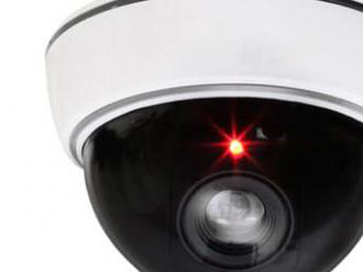Falošná bezpečnostná kamera odradí všetkých zlodejov od krádeže a ochráni tak Váš majetok.