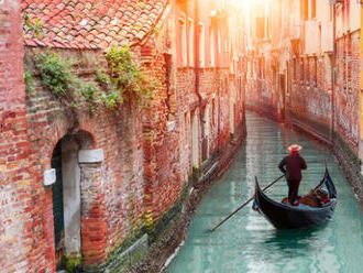 Fašiangový karneval alebo májový zájazd do do najkrajšej farebnej lagúny Európy - do Benátok.