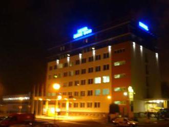 Hotel Jurki Dom sídli len 6 km od centra Bratislavy. Hosťom ponúka fitnescentrum a solárium.