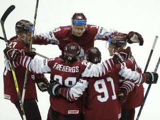 Lotyšskí hokejisti takmer zauzlili bratislavskú tajničku, Švédi tŕpli