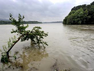 Dunaj by mal kulminovať popoludní, k ďalším vzostupom by nemalo prísť