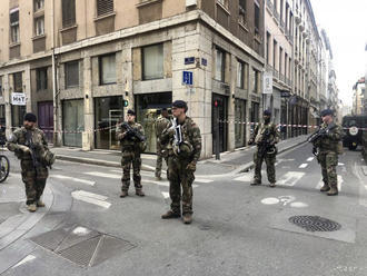 Podozrivý z útoku v Lyone konal v mene Islamského štátu