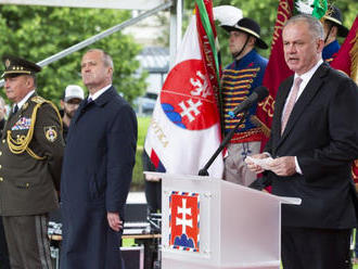 Prezident A. Kiska odovzdal bojové zástavy piatim vojenským útvarom