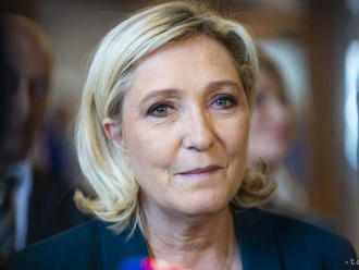 Le Penová po úspechu v eurovoľbách vyzýva na rozpustenie parlamentu