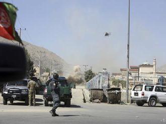 Pri výbuchu bomby v Afganistane utrpelo zranenia desať ľudí