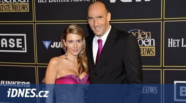 Fotbalista Jan Koller se rozvádí. V Bratislavě ukázal novou přítelkyni