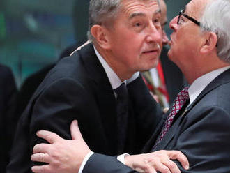 Francie a Německo vede spor o Junckerova nástupce. Dokud se neshodnou, unii hrozí dlouhotrvající hád
