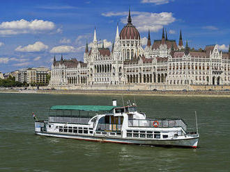 V centru Budapešti se potopila turistická loď. Sedm lidí se utopilo, po dalších se pátrá v rozvodněn