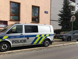 Tragédie v Blansku: muž zemřel po pádu ze čtvrtého patra. Okolnosti řeší policie