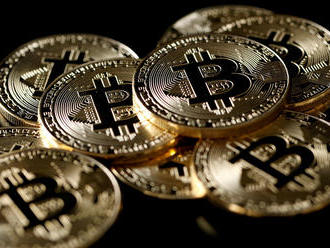 Bitcoin je na ročním maximu. Jeho cena je těsně pod devíti tisíci dolary