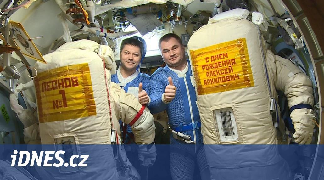 Ruští kosmonauti ve vesmíru po deseti letech vyzvedli svůj použitý ručník