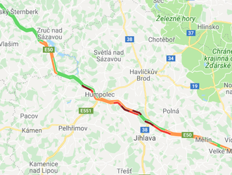 Vysočina - Zruč, Humpolec, Jihlava, Velké meziříčí: Doprava na dálnici D1 kolabuje, řidiči stojí v d