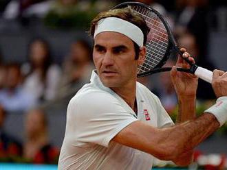 Federer marks clay-court return with swift win over Gasquet