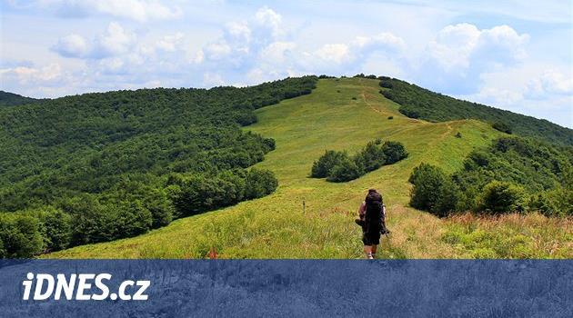 Sto kilometrů pěšky osamoceným Slovenskem vás donutí rozjímat