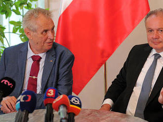 Kiska i Zeman sa pripojili k výzve 21 prezidentov pred eurovoľbami