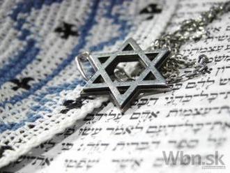 Nemecký komisár pre boj proti antisemitizmu neodporúča židom jarmulky „vždy a všade“