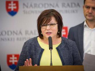 Verešová zvolala mimoriadny výbor, dôvodom je kontrola sociálneho pracovníka u novinárky
