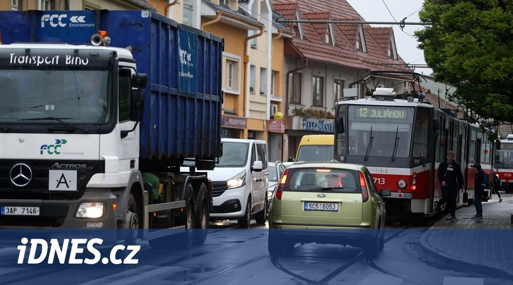 Když bude v Brně hrozit kolaps dopravy, pošlou auta z ucpaných ulic jinam
