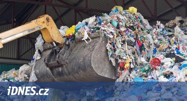 Kanada si po výhrůžkách Filipín vezme zpět své odpadky. V Manile tlely roky