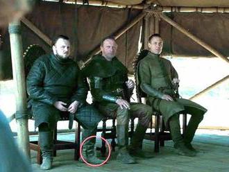 TV: V Game of Thrones tentoraz zabudli v jedenej scéne fľašu s vodou