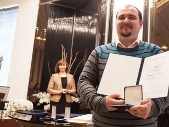 Literárny fond ocenil prácu redaktora Pravdy Andreja Baráta