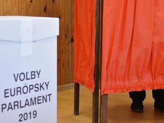 Eurovoľby na Slovensku podľa predbežných odhadov vyhrala proeurópska koalícia