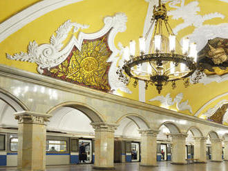V moskovskom metre uviazlo vyše tisíc cestujúcich