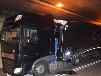 Zrážka kamióna a dodávky v tuneli Branisko