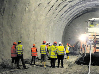 Taliani odídu zo staveniska tunela Višňové koncom mája