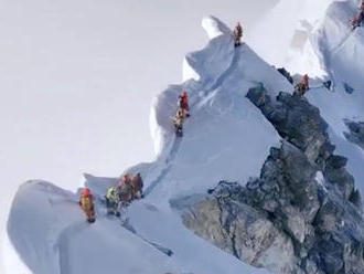 Americký horolezec sa stal 11. obeťou Mount Everestu v tejto sezóne