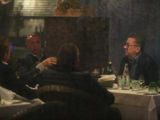 FOTO Najmocnejší politici Smeru deň po voľbách v luxusnej reštaurácii: Tajné stretnutie bez Fica?