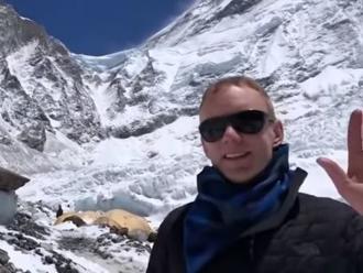 VIDEO Posledná správa horolezca z preplneného Mount Everestu: Z jeho slov naskakujú zimomriavky