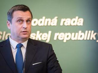 Andrej Danko prijal zápisnicu eurovolieb na Slovensku, ktoré vyhrala koalícia PS/Spolu