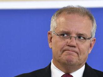 Video: Austrálskeho premiéra Morrisona zasiahlo počas predvolebnej kampane do hlavy vajíčko