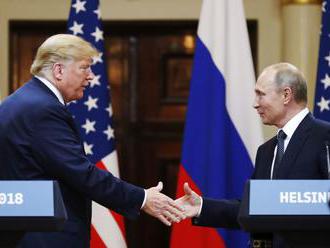Môžu si spolu sadnúť aj sa rozprávať postojačky, vyjadril sa Kremeľ k stretnutiu Putina s Trumpom