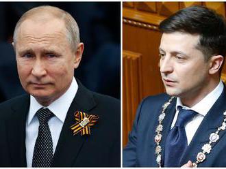 Putin chce lepšie vzťahy s Ukrajinou, ale blahoželanie k inaugurácii Zelenského neplánuje poslať