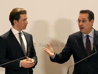 Rakúsku vládu po Stracheho škandále opustili všetci ministri za FPÖ