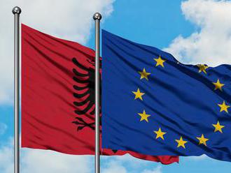 Európska komisia vyzvala na začatie prístupových rokovaní s Albánskom a Severným Macedónskom