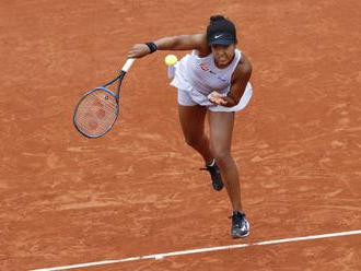 Video: Azarenková vyhrala prvý set, ale do 3. kola Roland Garros postúpila Osaková