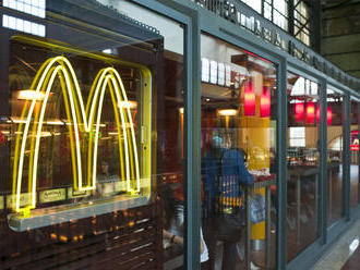 Aj McDonald’s bojuje s plastami. Zmrzlinu u nás podáva v novom obale