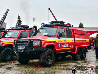 Toyota Land Cruiser 6x6 je špeciál určený pre slovenských hasičov