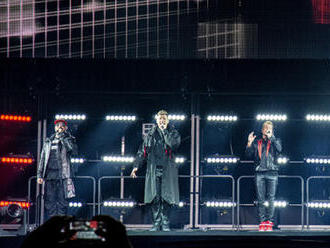 NAžIVO: Backstreet Boys si v Praze trička nesundali