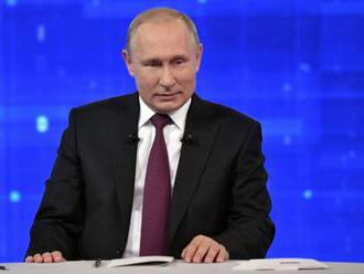 Putin v besedě s občany hájil kroky Kremlu a sliboval lepší časy