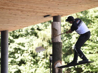 Ve Frenštátě soutěžili dřevorubci, sekali třeba kmeny ve výšce