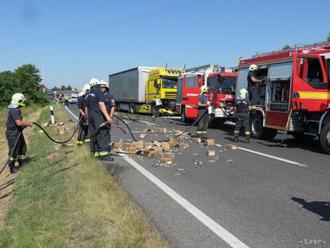Diaľnica D1 je v smere do Bratislavy pre nehodu uzatvorená